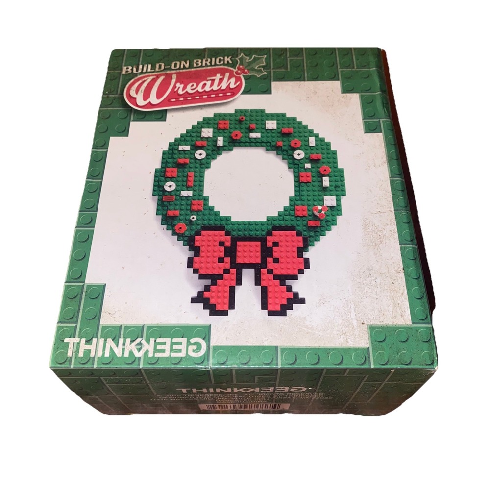 ThinkGeek Build-On Brick Christmas Wreath Building Bricks Kit